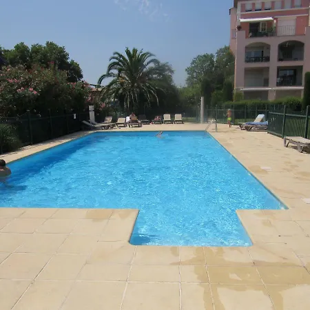 Les Grimaudieres アパート